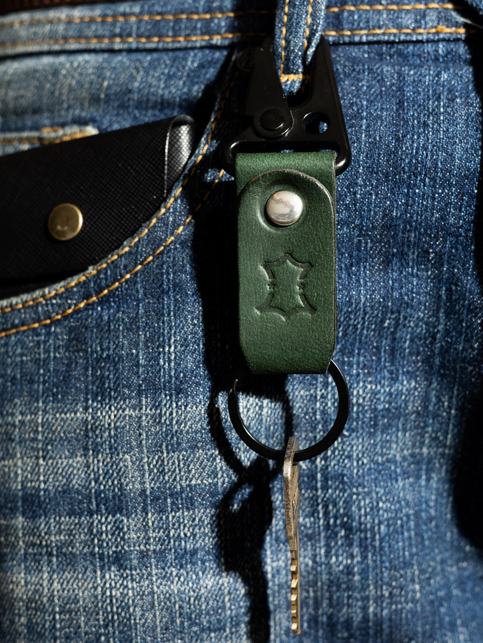 Nomad Hook Premium Leather Keychain