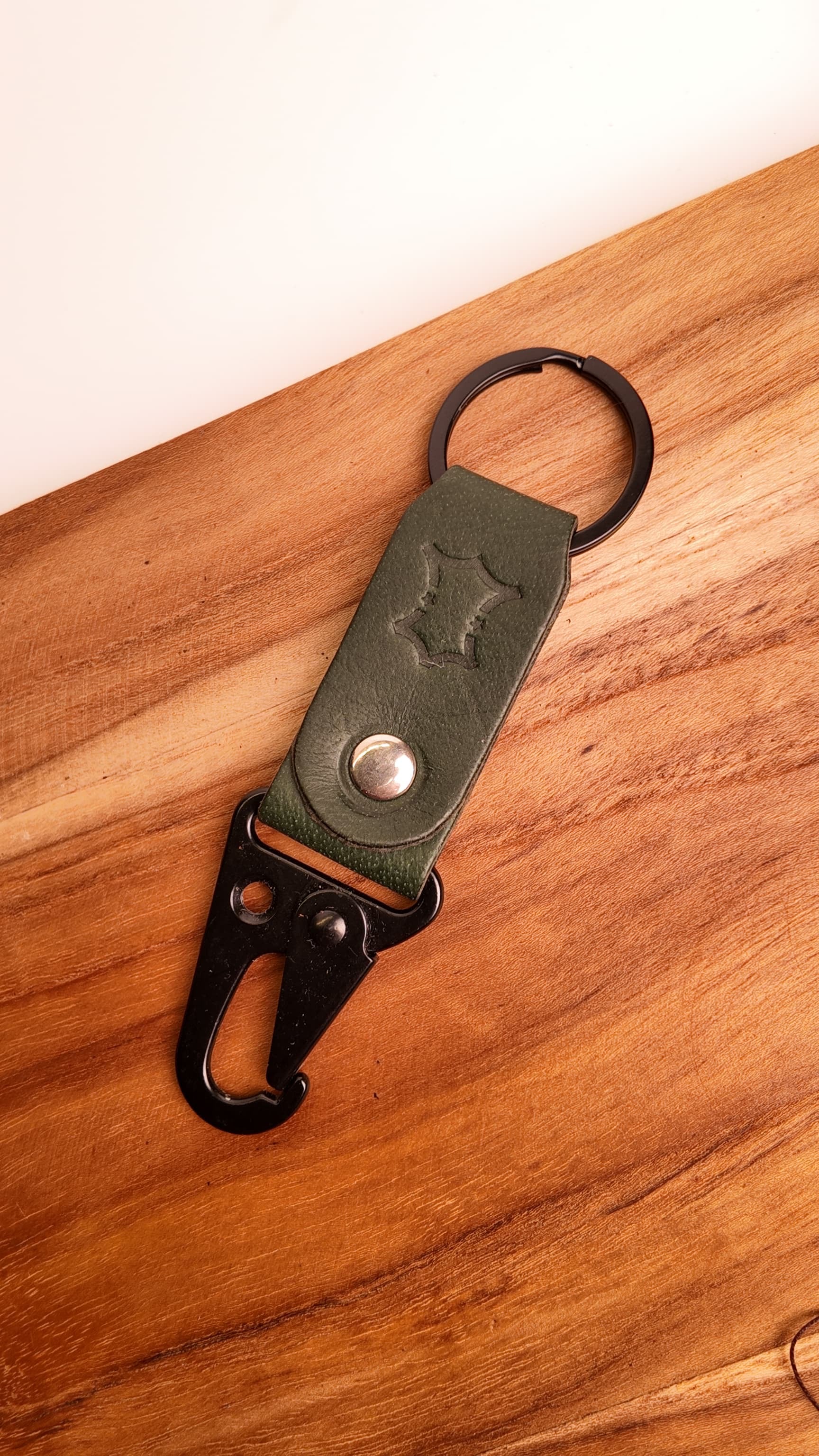 Nomad Hook Premium Leather Keychain